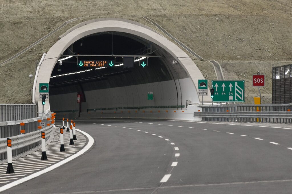 Energy efficiency: a plan for more than 32k LED lighting points in 450 tunnels. Improving driving comfort with an energy saving of 10GWh per year