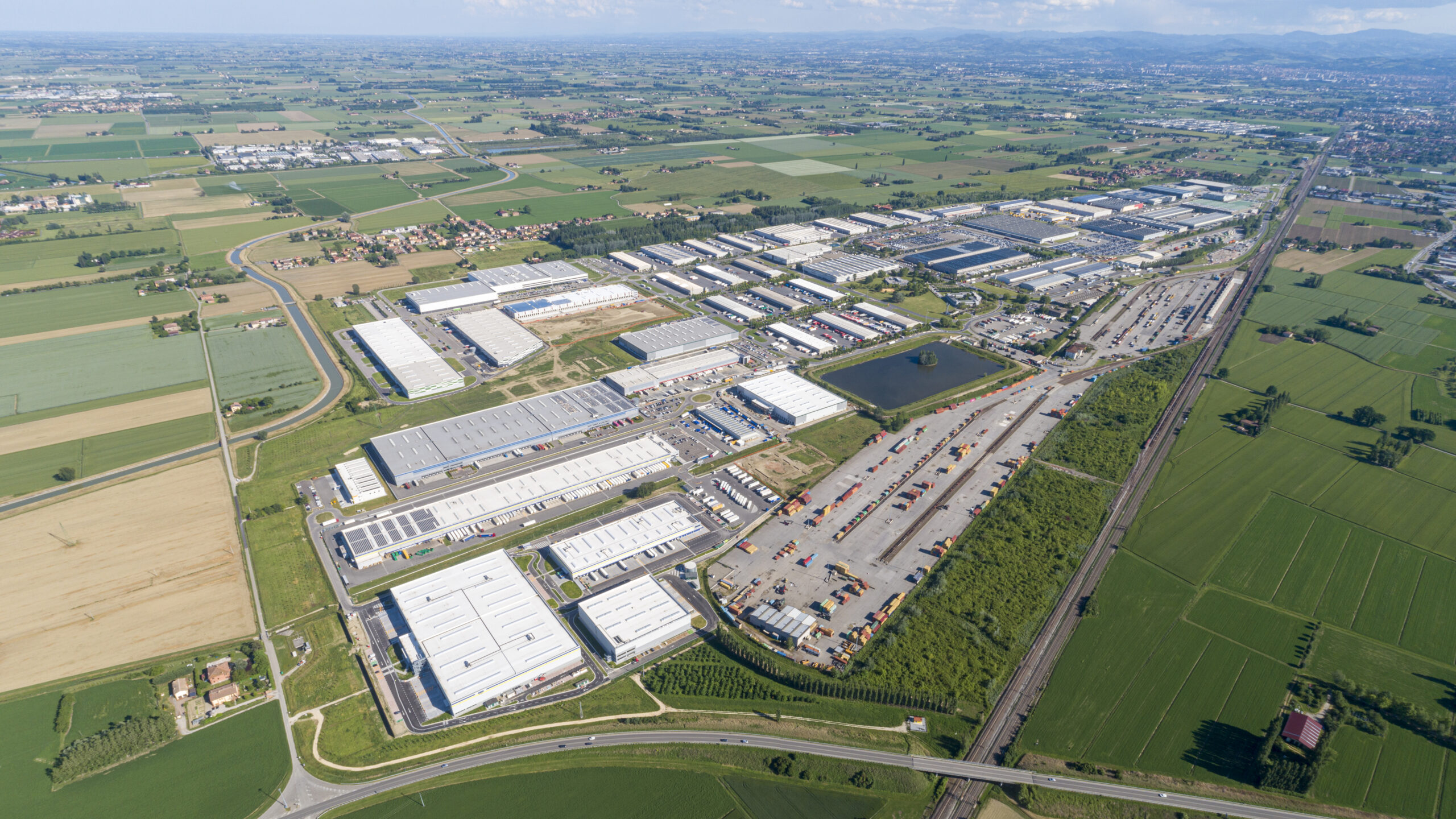 Interporto di Bologna accelera sulla digitalizzazione. Movyon e Aitek vincono la gara per un sistema avanzato di controllo dei varchi capace di gestire fino a 5.000 transiti al giorno.